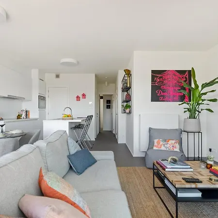 Ernest 33 Apartment